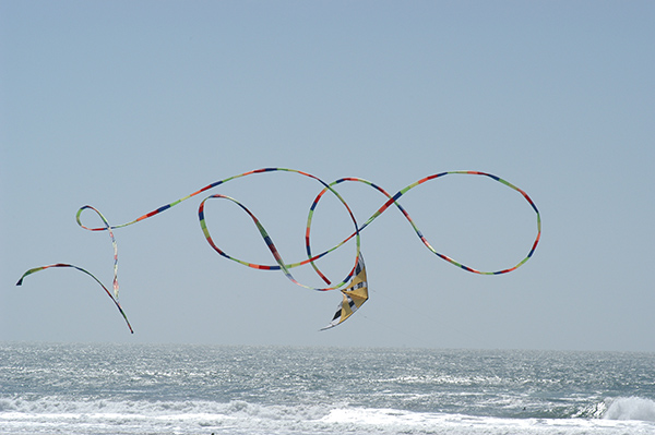 044-happy-kite-600x399